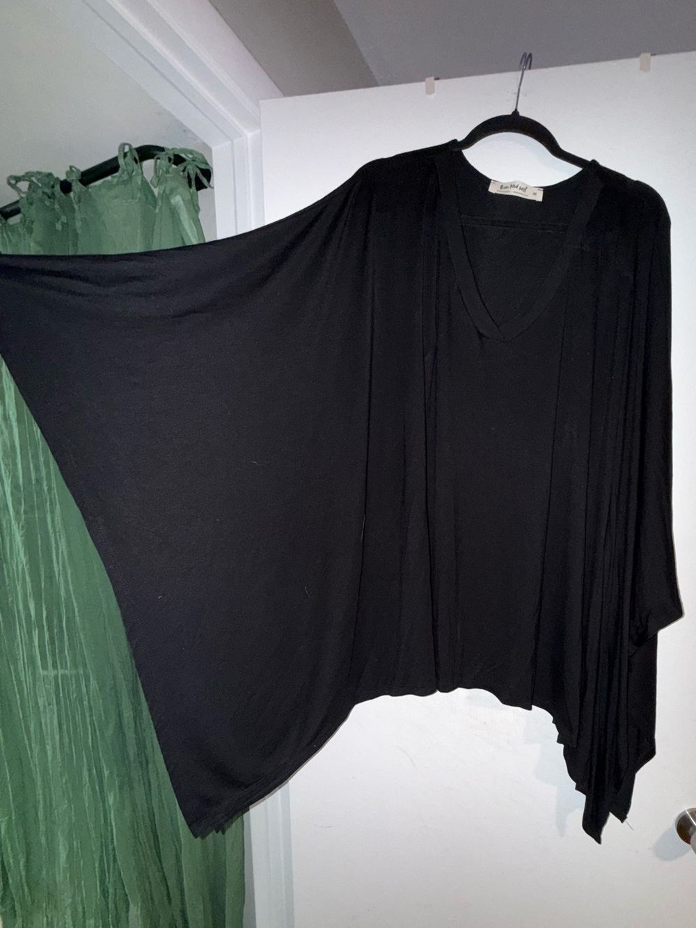 Three Bird Nest Black Oversized Draped V-Neck Top Size XL - NWOT - Picture 4 of 6